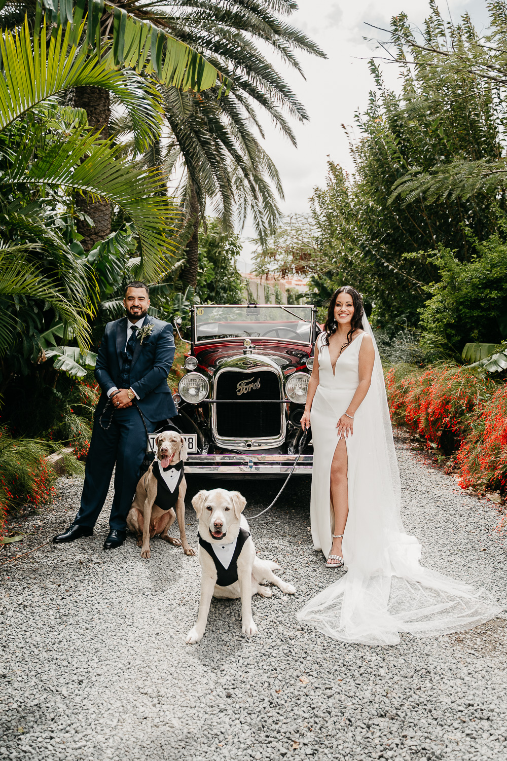 Pareja de novios en un momento emotivo, fotografía de Pablo Varela